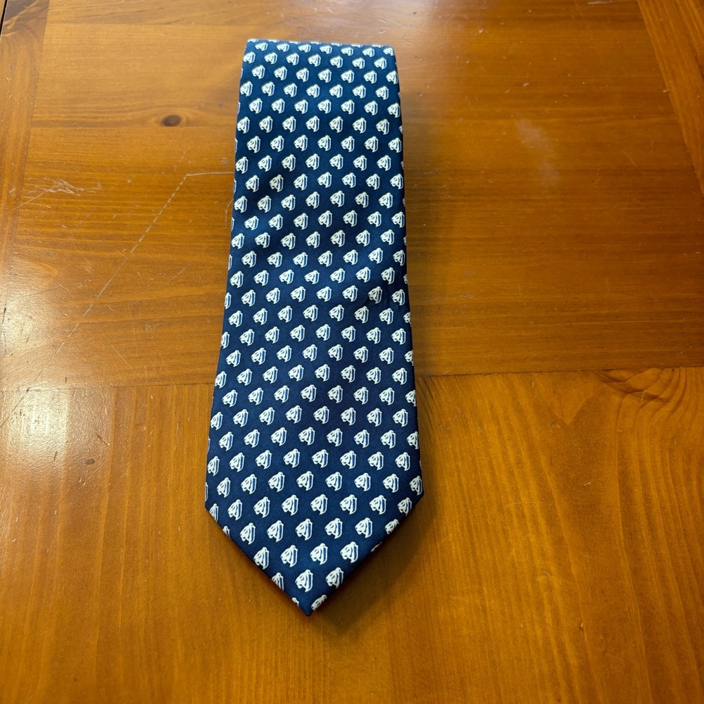 Vineyard Vines Men’s Necktie Blue and White